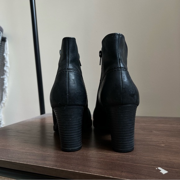 Clarks Verona Trish Leather Black Bootie size 9.5 - Picture 4 of 7